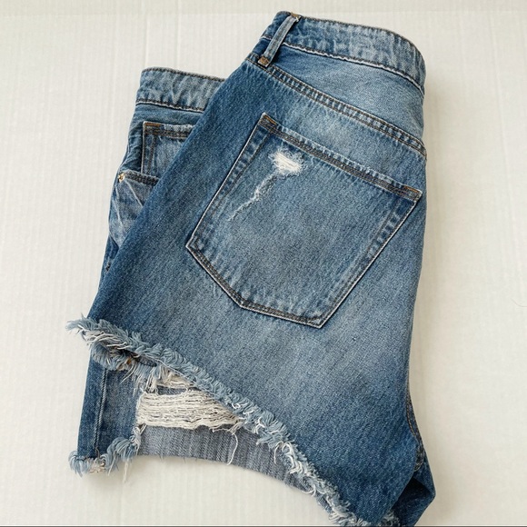 GOOD AMERICAN High Waist Denim Shorts - Picture 5 of 8